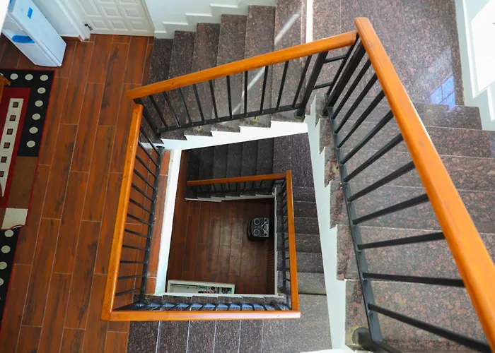 Cheerful Chalet