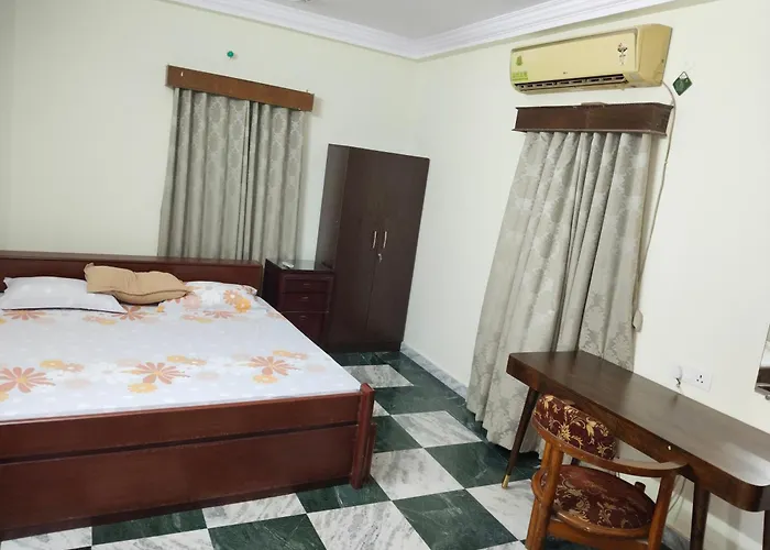 Chaps Le Guest House