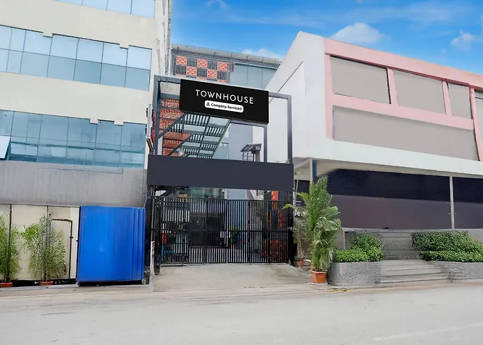 Super Townhouse Shivamogga Formerly Karthik Bhavan