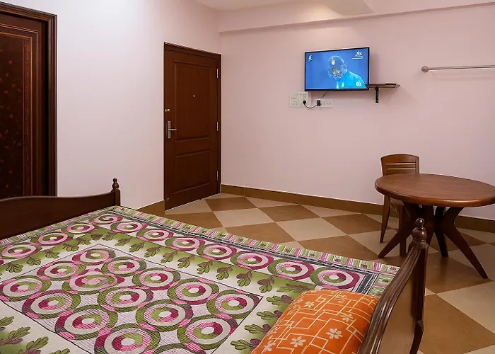 Pathersathi Canning Hotel & Restaurant