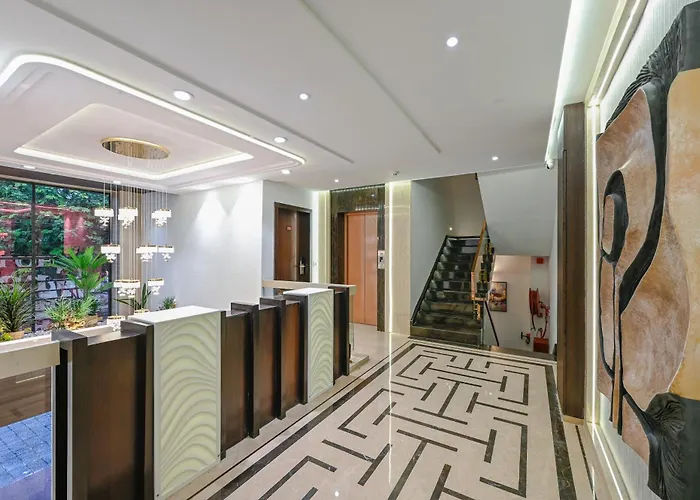 Hotel Grand Girdhar Premier