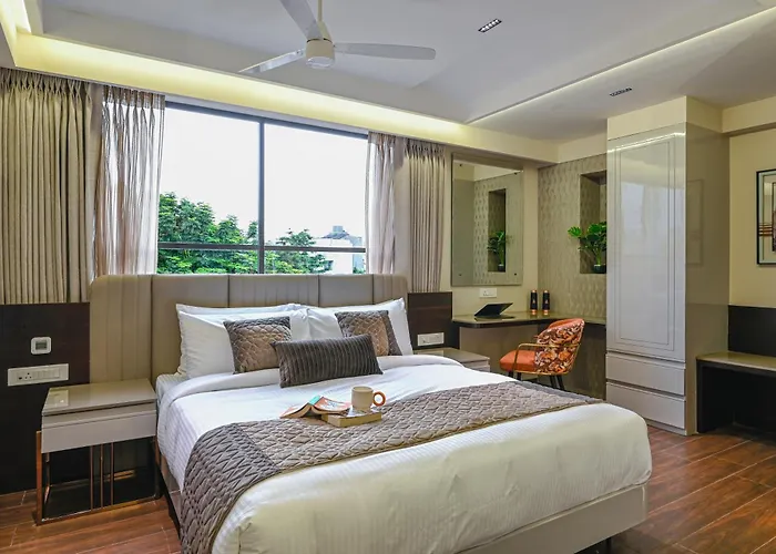 Hotel Grand Girdhar Premier