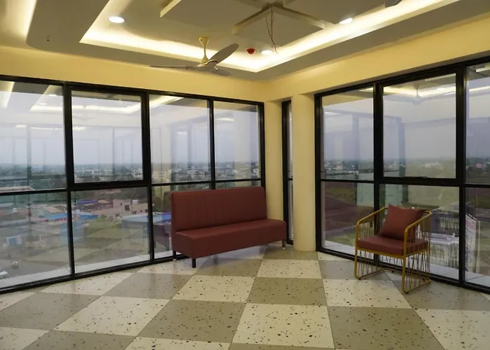 Hotel Comfort Inn Shikrapur
