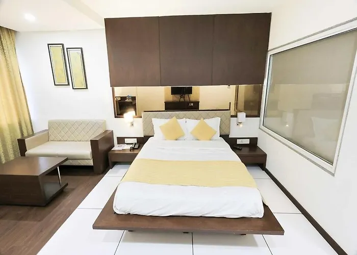 Townhouse Oak Hotel Surya Vadodara