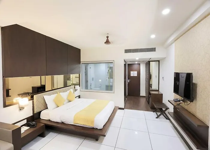 Townhouse Oak Hotel Surya Vadodara