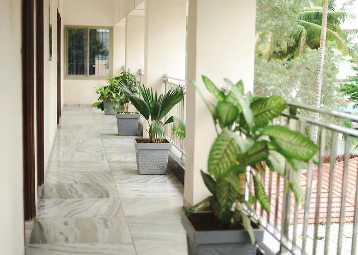 Hotel Madhuvan International