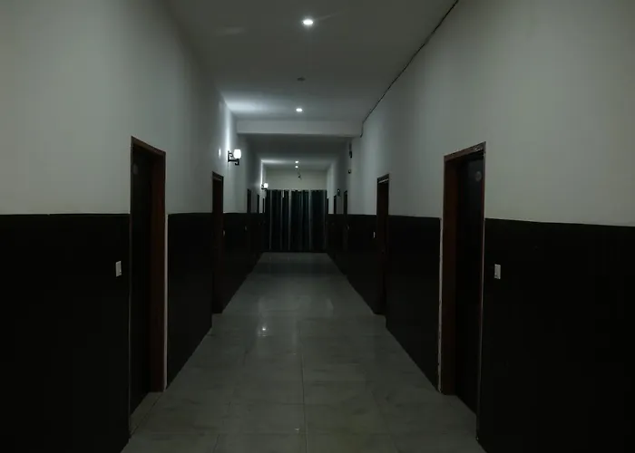 Mayur Hotel Near Imt College, Faridabad