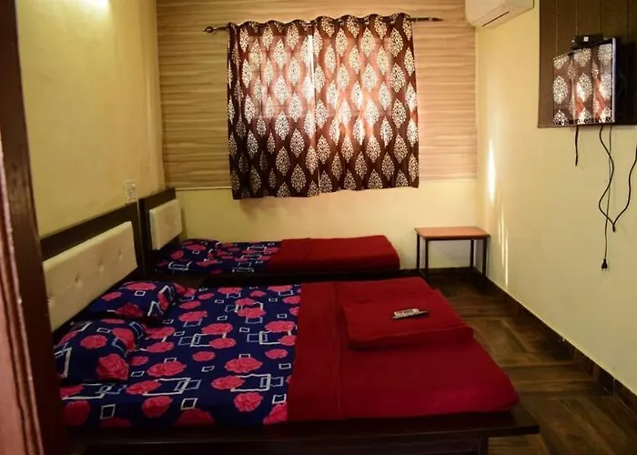 Sairatna Hotel Only 1 Minute Distance From Sai Temple