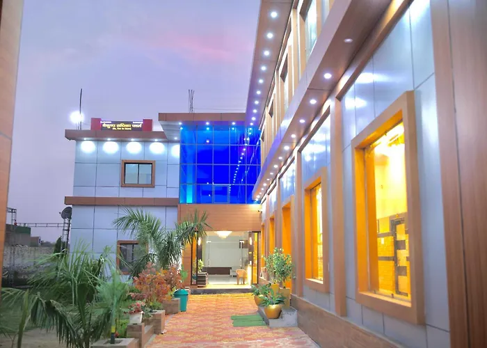 Hotel O Vaikunth Radhika Farm