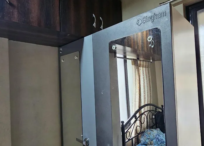 Ac Private Room At Ovale Naka Thane West
