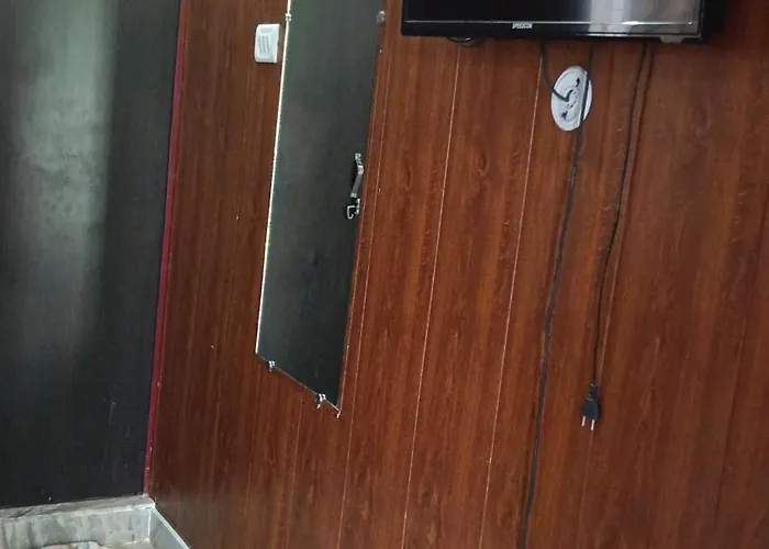 Hotel Poonam Mahal