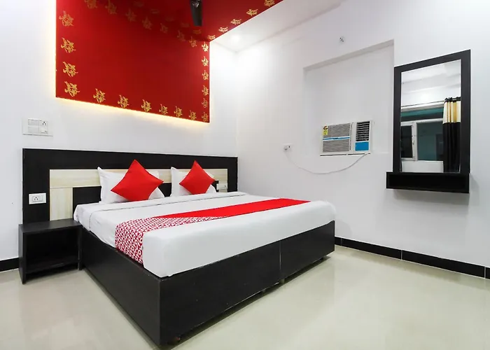 Taj 3 Star Hotel Near 200Mtr Taj Mahal Agra