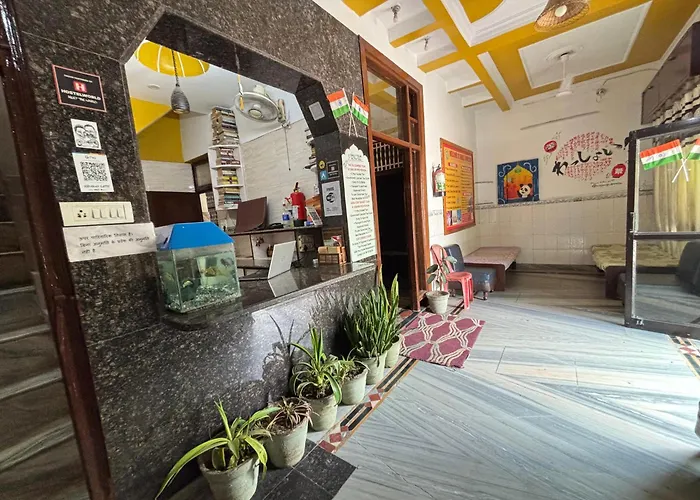 Friends Guest House & Hostel- Near Taj Mahal