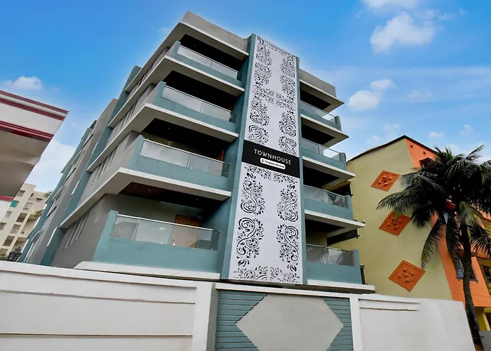 Townhouse Sapphire Star Chappan Market