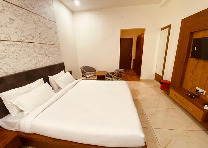Hotel Hinglaj And Restaurant