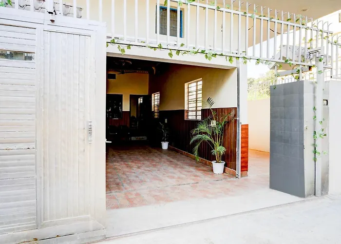 Hotel O Sudhowala Formerly White Retreat