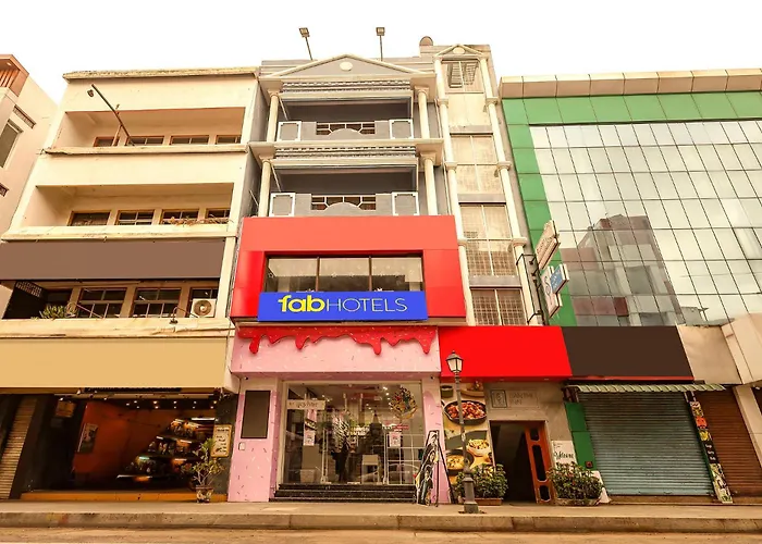 Fabhotel Santhi Inn - 500 Meters From Promenade Beach