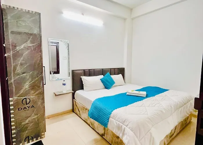 Chandrakala Residency Paying Guest House Near Kashi Vishwanath Temple And Ganga Ghats