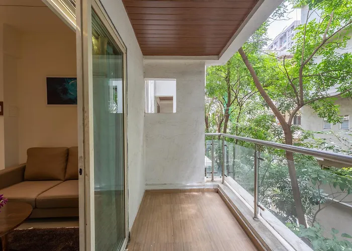 Staybird - Azure Suites, Business Hotel