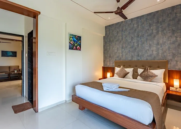 Staybird - Azure Suites, Business Hotel
