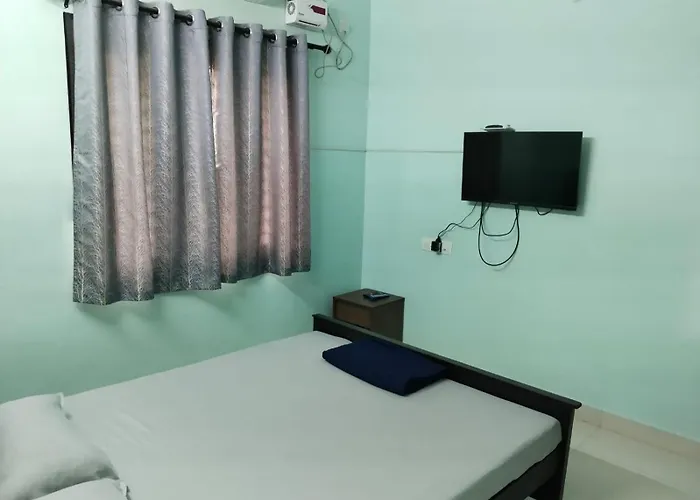 Royal 2 Bed Room Apartment -Opp Mattuthavai Bus Stand Madurai