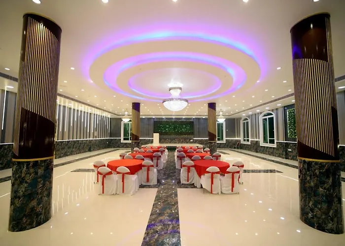 Red Velvet Hotel & Resort