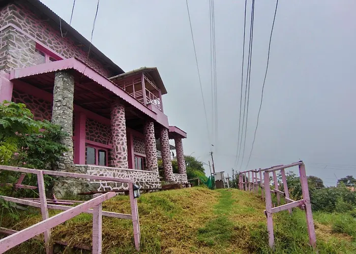 Pink House Dormentry Vattakanal