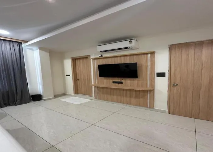 Aditi Hotel And Banquets