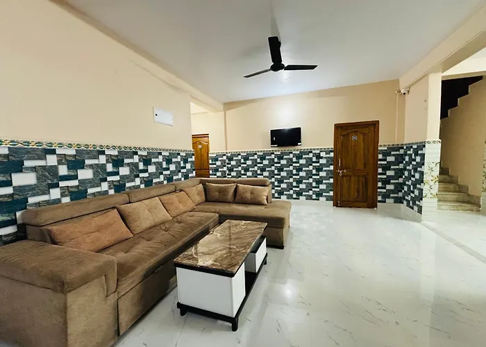 Sri Mayapur Chandrodaya Guest House And Event Holder