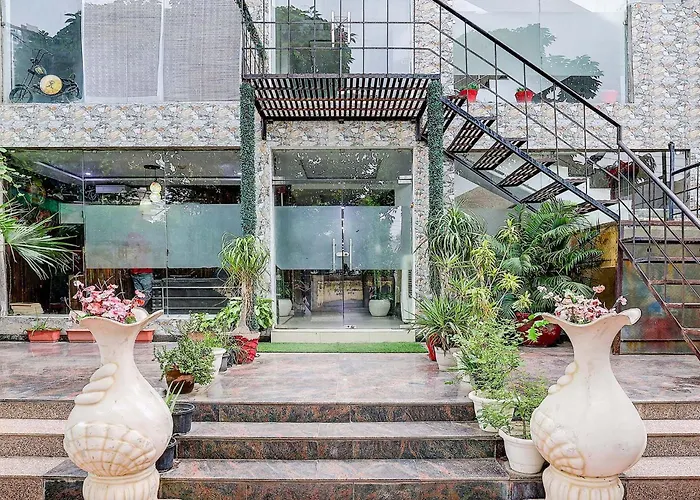 Fabhotel Golden Stone