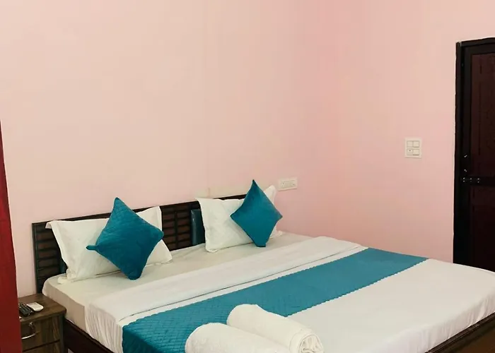 Mahadev Hotel !! Near Chandigarh Int'L Airport !