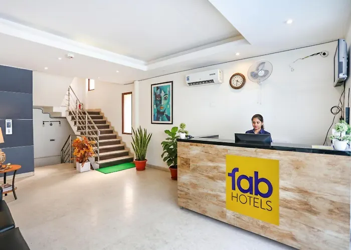 Fabhotel Royal Touch - Patel Nagar
