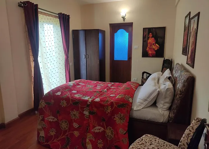 Habba Kadal Kashmiri Heritage Hotel & Hub