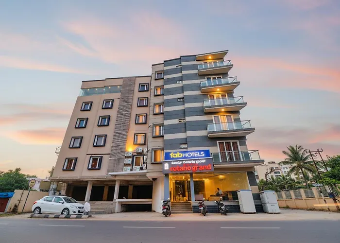 Fabhotel Rotano Grand