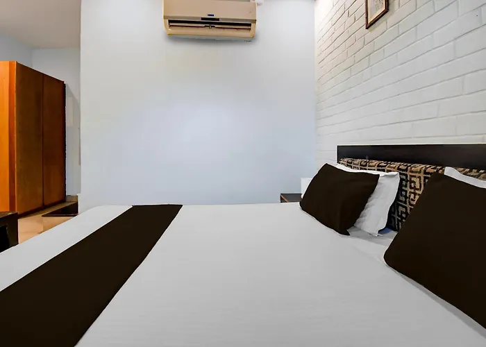 Super Hotel O Dariyapur Near Railway Crossing