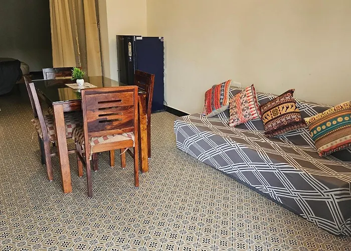 Beach Bliss Apartment Hotel - 7 Minutes Walk To Beach