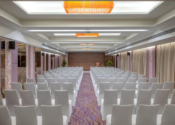 Vivanta Mangalore Oldport Road - Formerly Known As Taj Manjarun