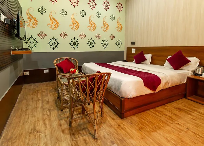 Aurevelle Kastura Resort Kanatal - Mountain View Rooms - 5 Min From Surkanda Devi Temple