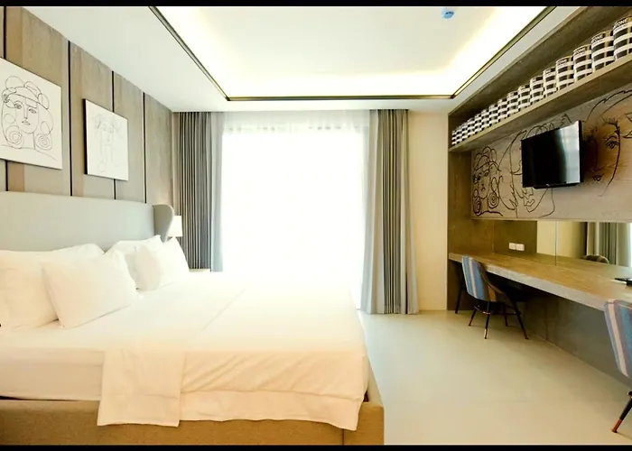 Hotel Atithi Inn ! Near Dwarikadhish Temple - Fully Air Conditioning Rooms With Room Service