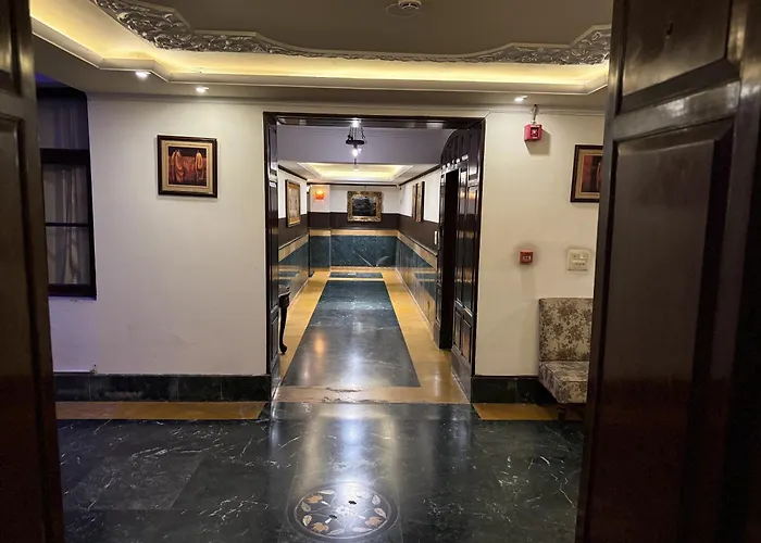 Hotel Diplomat Residency