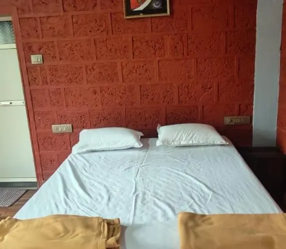 Shravni Holiday Inn
