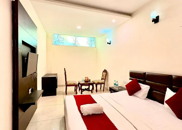 Hotel Jb Grand Residency Zirakpur Chandigarh # Lift #Balcony Rooms # Banquet Hall # Family Rooms