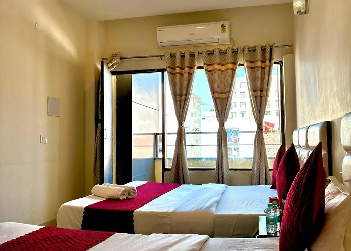 Hotel Jb Grand Residency Zirakpur Chandigarh # Lift #Balcony Rooms # Banquet Hall # Family Rooms