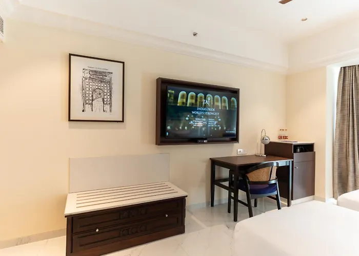 Vivanta Ernakulam, Marine Drive