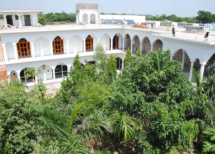 Hotel Isabel Palace