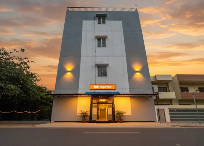 Fabhotel Diamond Residency - Airport Road Pune