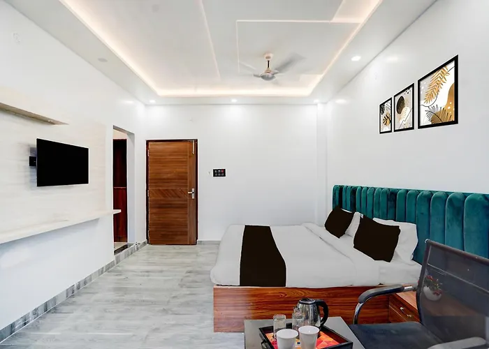 Oyo Hotel O Hanuman Gadi Formerly Alankar Lawn