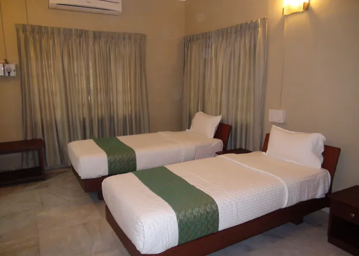 Hanu Reddy Residences Wallace Garden