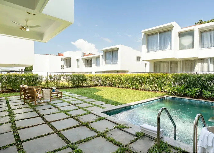 La Agueda By The Blue Kite - 2Bhk Luxury Villas, 10 Mins To Candolim Beach & 5 Mins To Casino With Private Pool, Fully Equipped Kitchen, Garden, 24X7 Security & Wifi