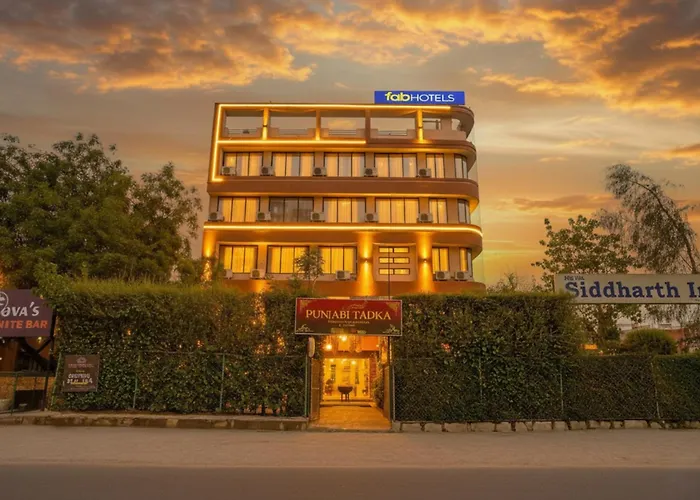 Fabhotel Siddharth Inn - Nr Siddharth Bunglows